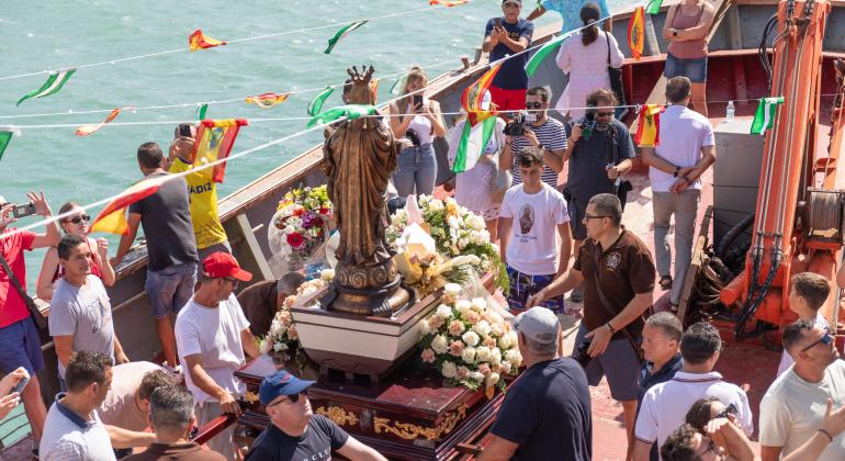 Virgen Del Carmen Con Procesión Marítima